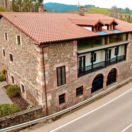 Apartamentos Santa Lucia Cabezon De La Sal Exterior photo
