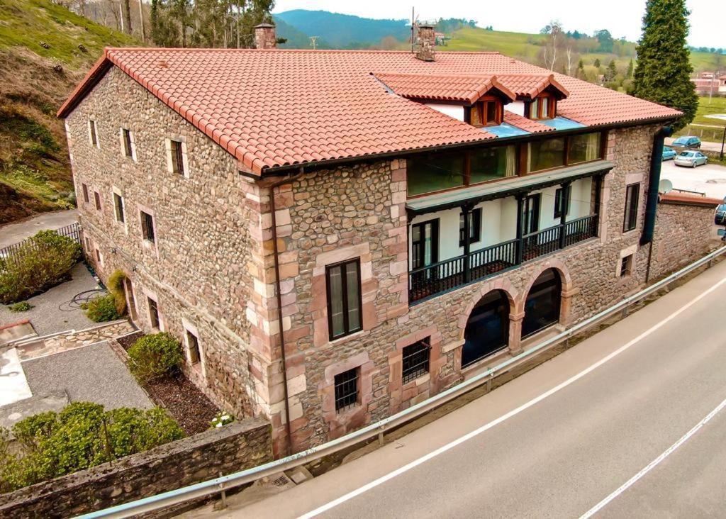 Apartamentos Santa Lucia Cabezon De La Sal Exterior photo